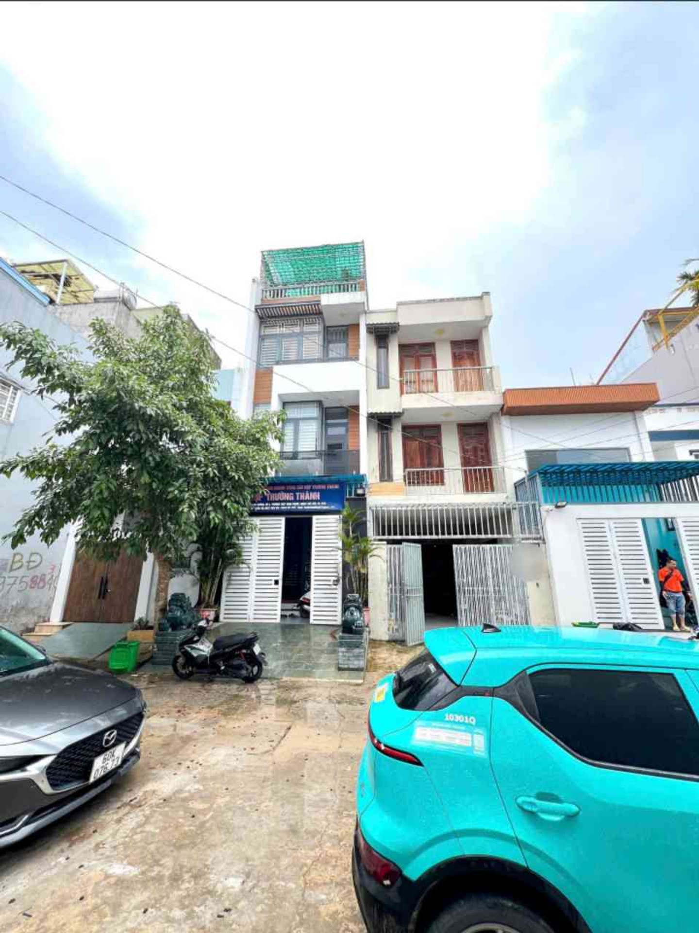 Nhà 4 Tầng Hẻm Ô Tô KDC Hồng Long - Không Gian Rộng Rãi