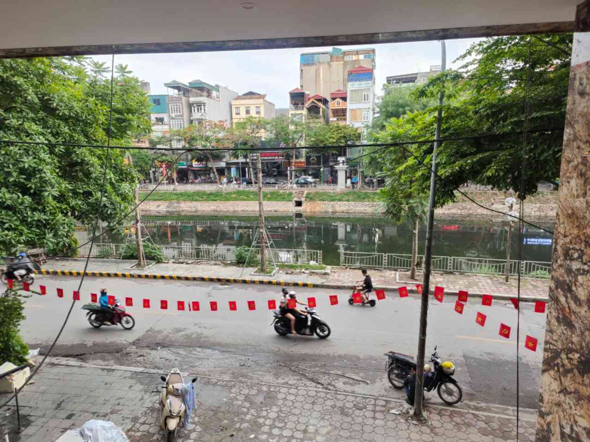 Bán toà nhà văn phòng 8 tầng mặt phố tại quận Thanh Xuân, diện tích 208.7m2, 2 mặt thoáng
