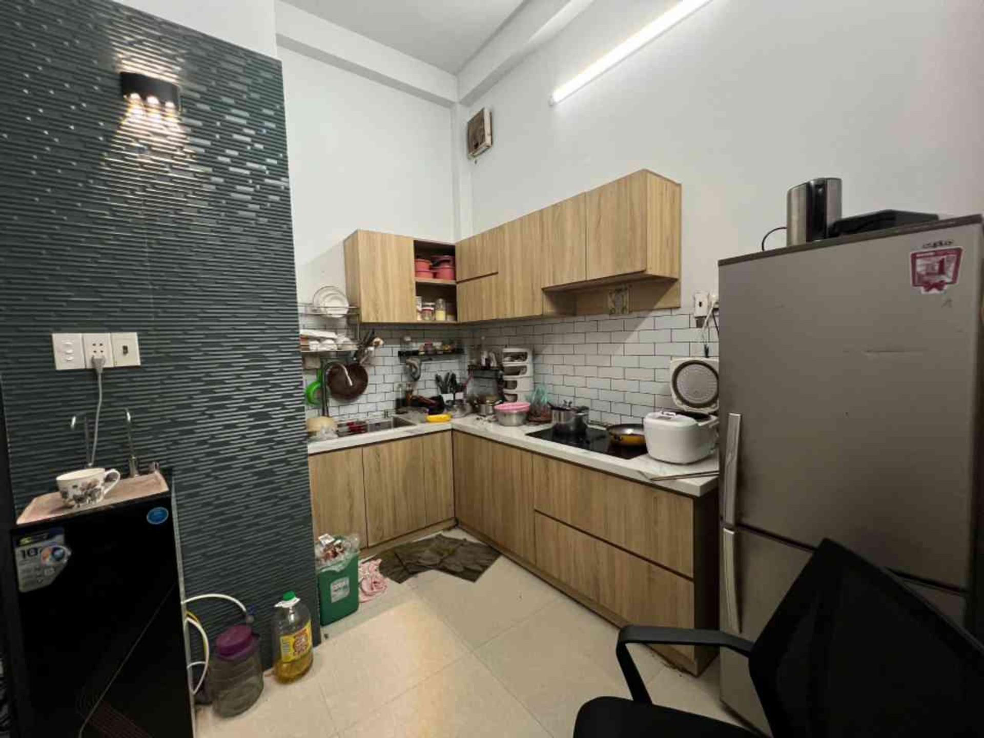 Nhà cần bán , mới đẹp , 2 tầng, 4pn, 2wc, rộng rãi, xem ưng ngay
