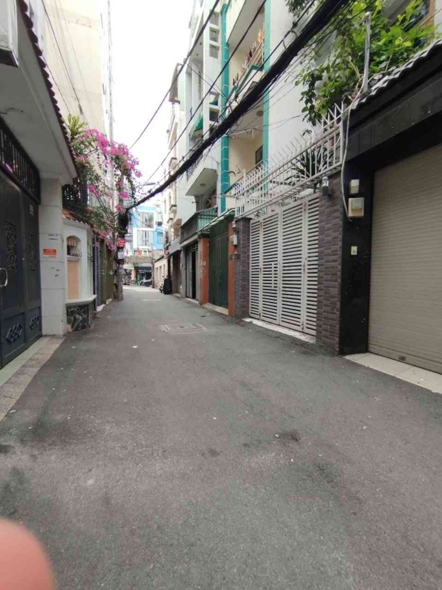 Bán nhà 4 tầng kiên cố 280m2 khu vực Hồ Văn Huê Phú Nhuận