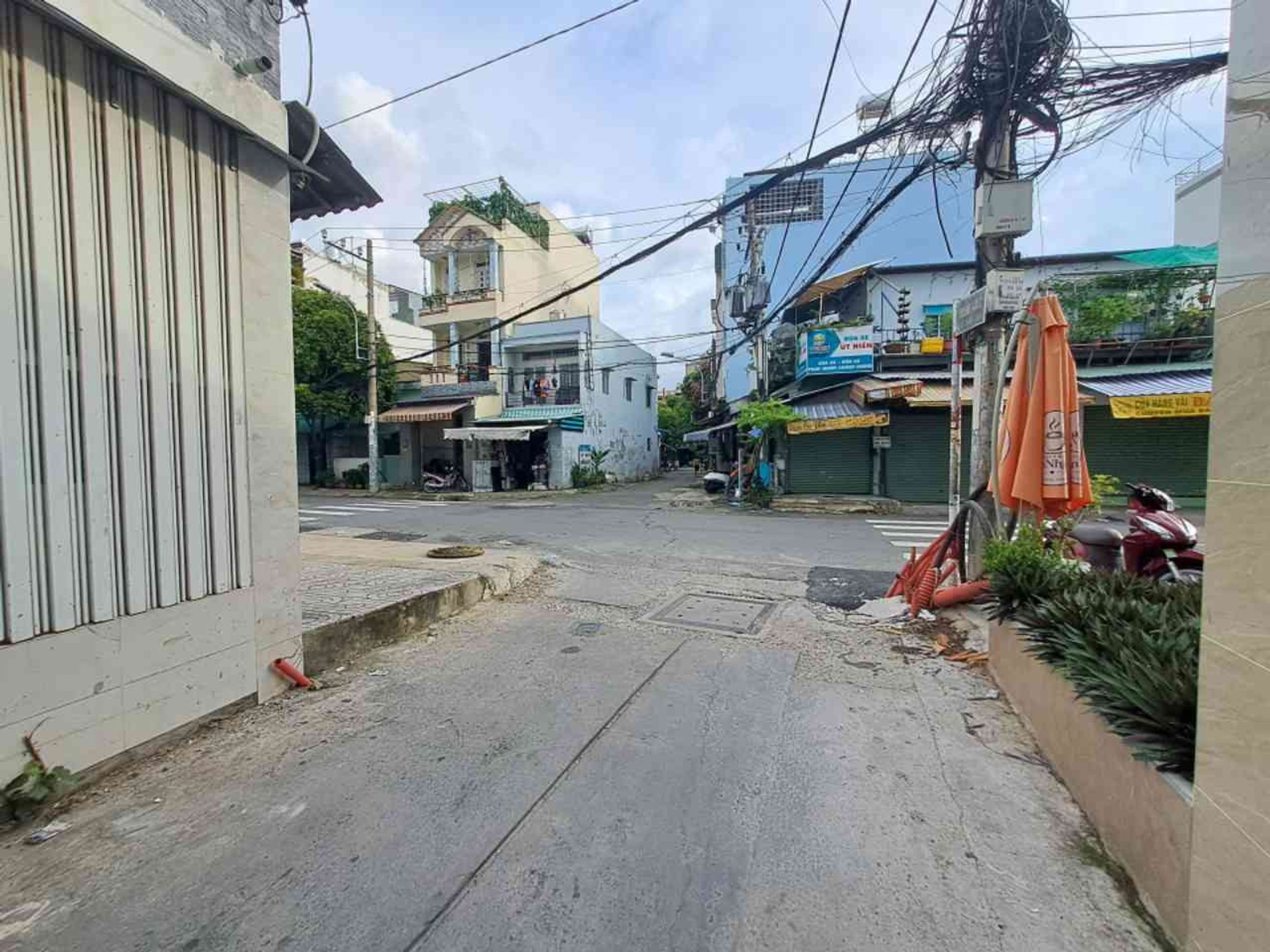 Nhà Đẹp 3 Tầng Phú Thọ Hòa - Xe Hơi Đỗ Cổng