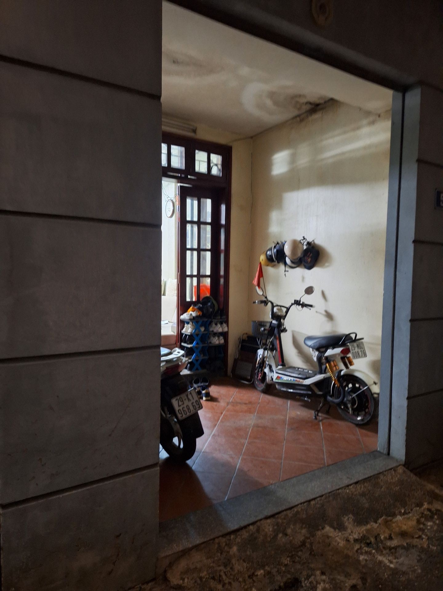 Bán nhà riêng 3 tầng tại trung tâm quận Long Biên, diện tích 53.3m2, pháp lý rõ ràng