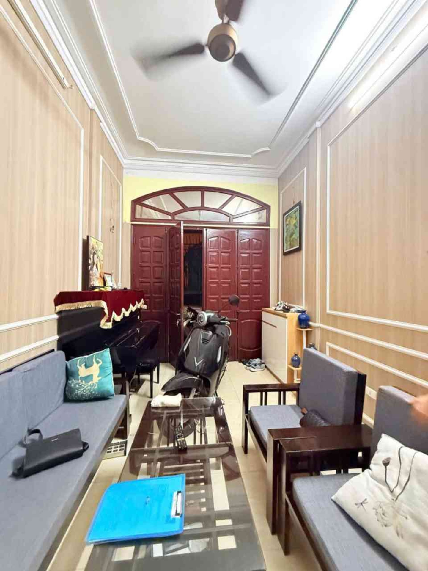 Bán nhà 4 tầng có gara ô tô tại phố Yên Lạc, ngõ thông, kinh doanh, 52m2, 19.2 tỷ