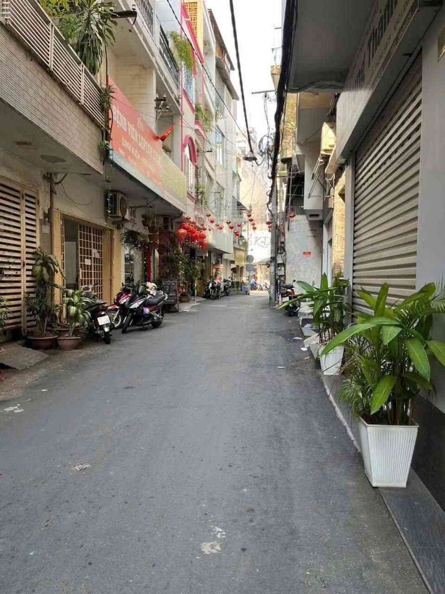 Nhà phố 3 tầng hiện đại, thoáng mát tại quận trung tâm