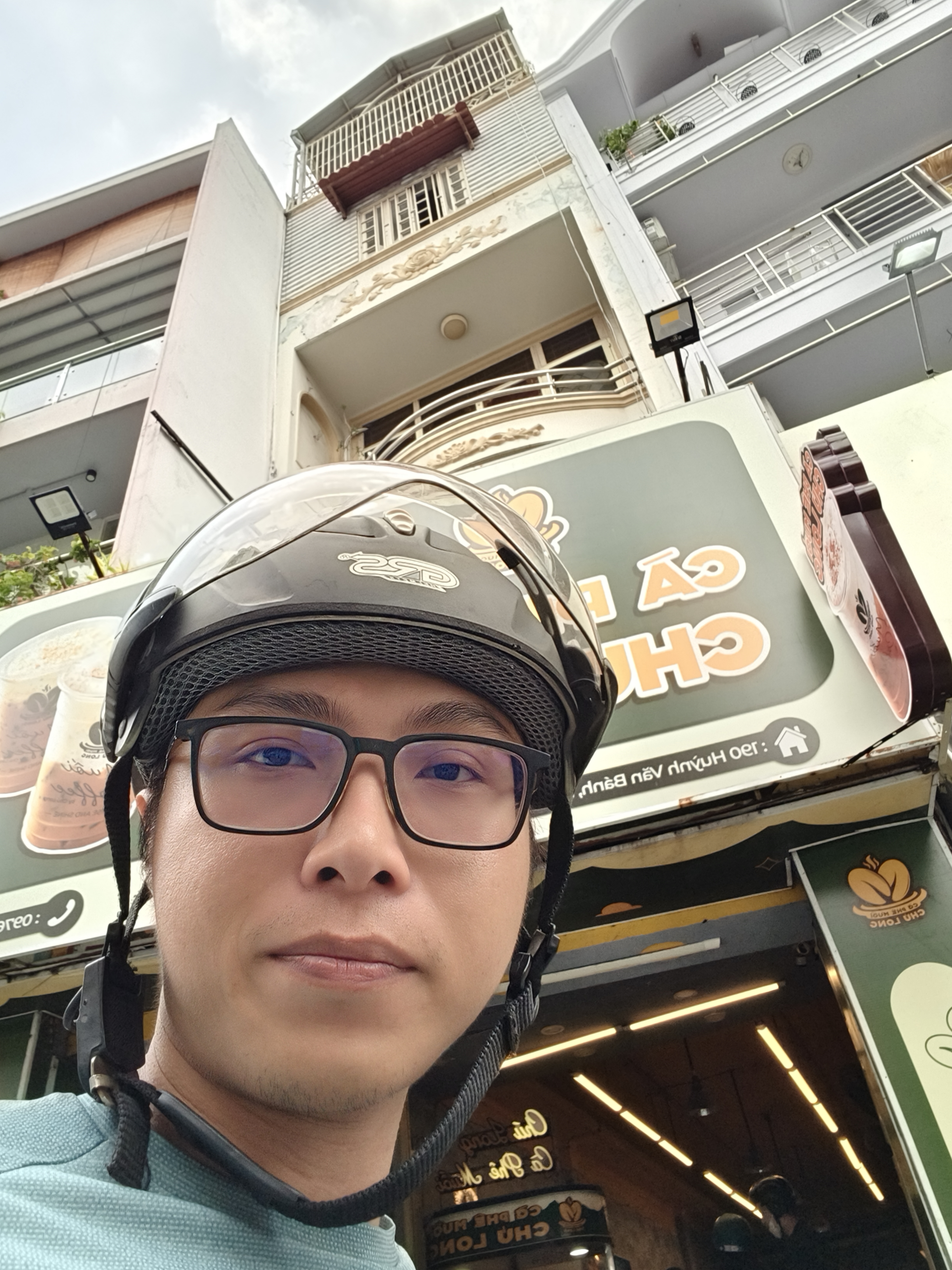Nhà mặt phố kinh doanh sầm uất tại quận trung tâm