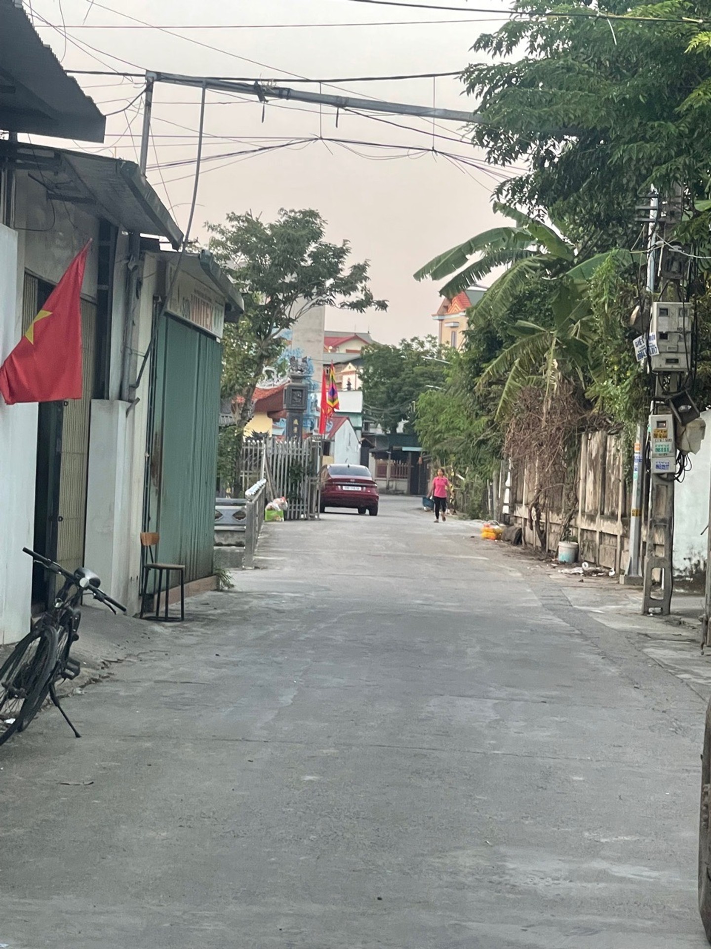 Đất đẹp mặt tiền rộng, ô tô vào tận nơi, vị trí cực chill tại Gia Đông