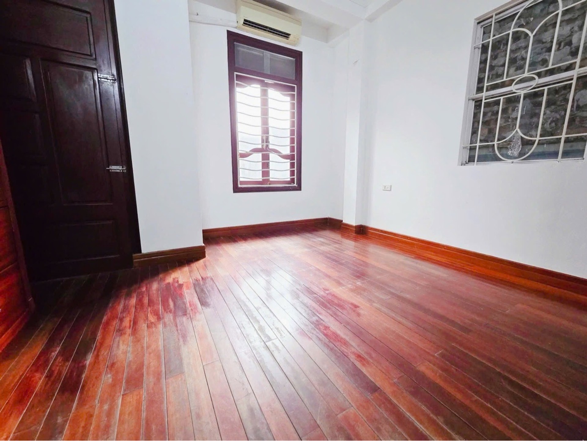 Nhà phân lô ô tô hiếm có tại trung tâm quận Cầu Giấy