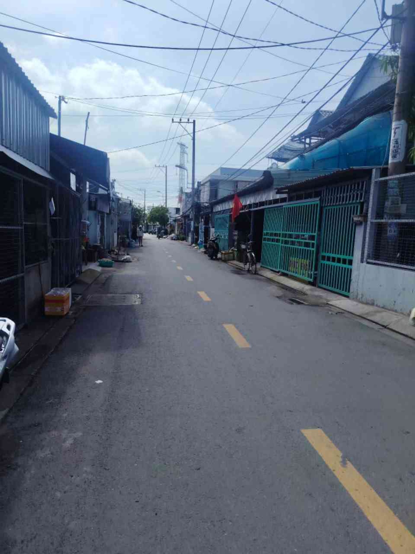 3,59 TỶ – NHÀ 2 TẦNG- 4 PN-LÊ VĂN LƯƠNG, NHÀ BÈ
DT: 4 x 20m – nở hậu 4,5m( 2 mặt tiền trước sau)
H