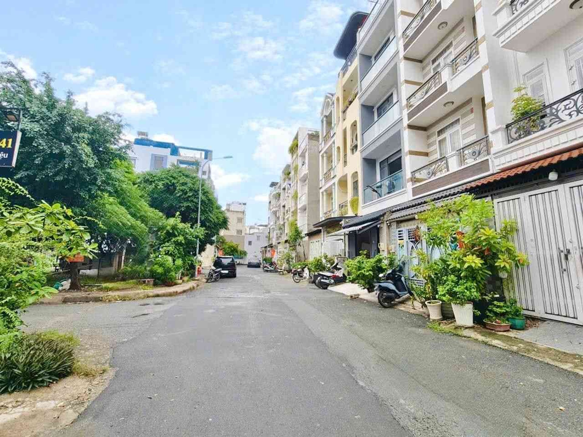 Cơ Hội để có Nhà Phân Lô Tô Hiệu, Đối Diện Công Viên - 10tỉ9