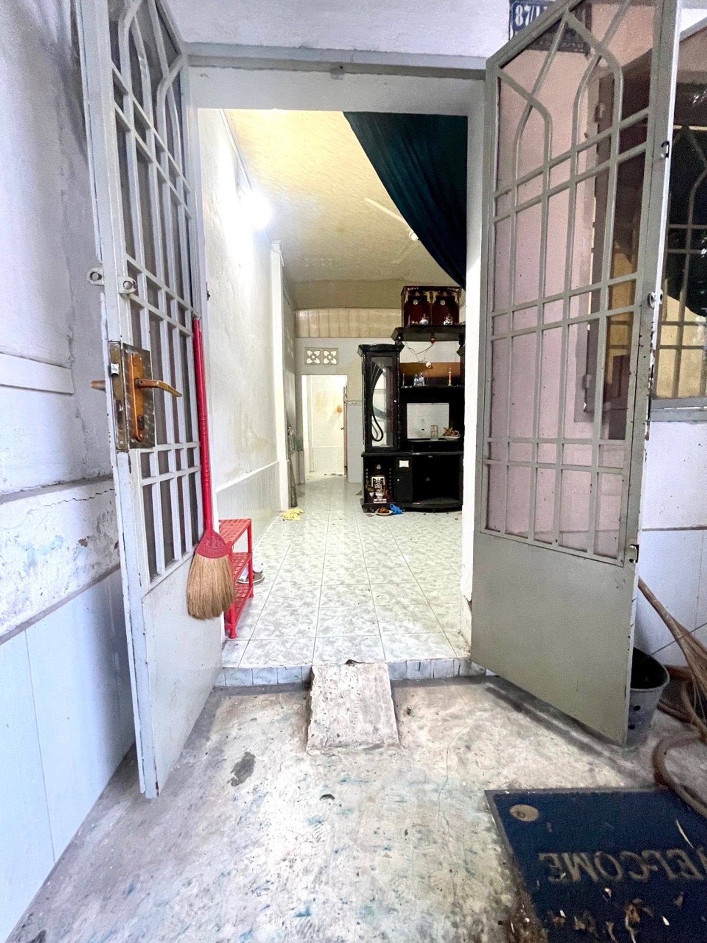 Bán nhà riêng quận Tân Bình diện tích 27m2, hẻm xe hơi, gần công viên và chợ Tân Trụ, nhỉnh 3 tỷ.