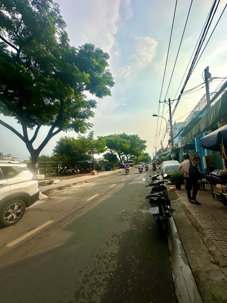 BÁN NHÀ MẶT TIỀN 100M2 LƯU HỮU PHƯỚC P.PHÚ ĐỊNH Q.8, RỘNG 4M VIEW SÔNG, CÒN MỚI ĐẸP, CHỈ 7 TỶ