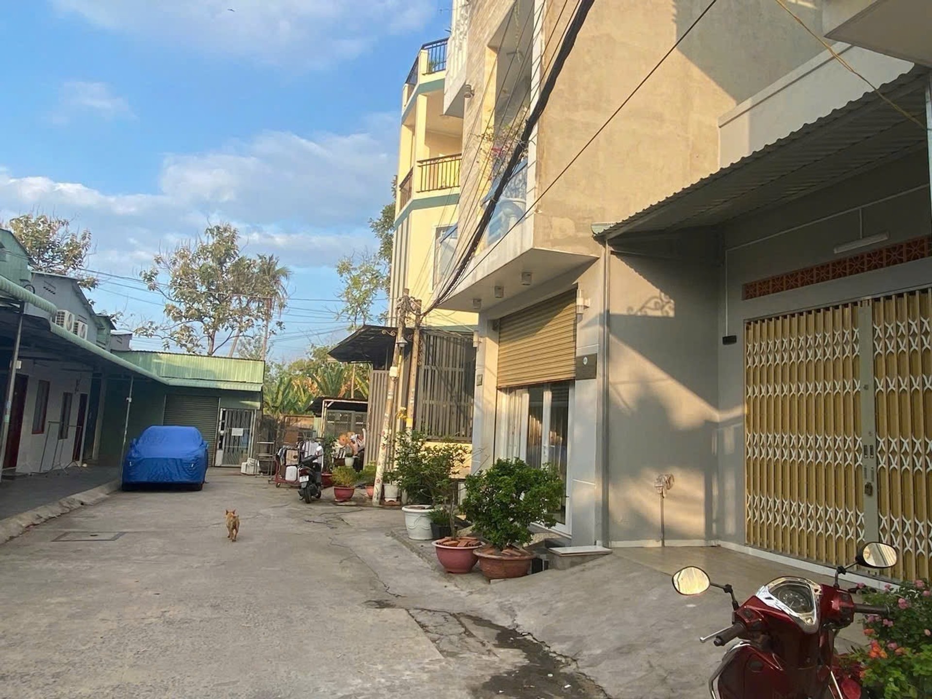 Nhà rộng 316m2 hẻm xe hơi, vị trí VIP quận 9