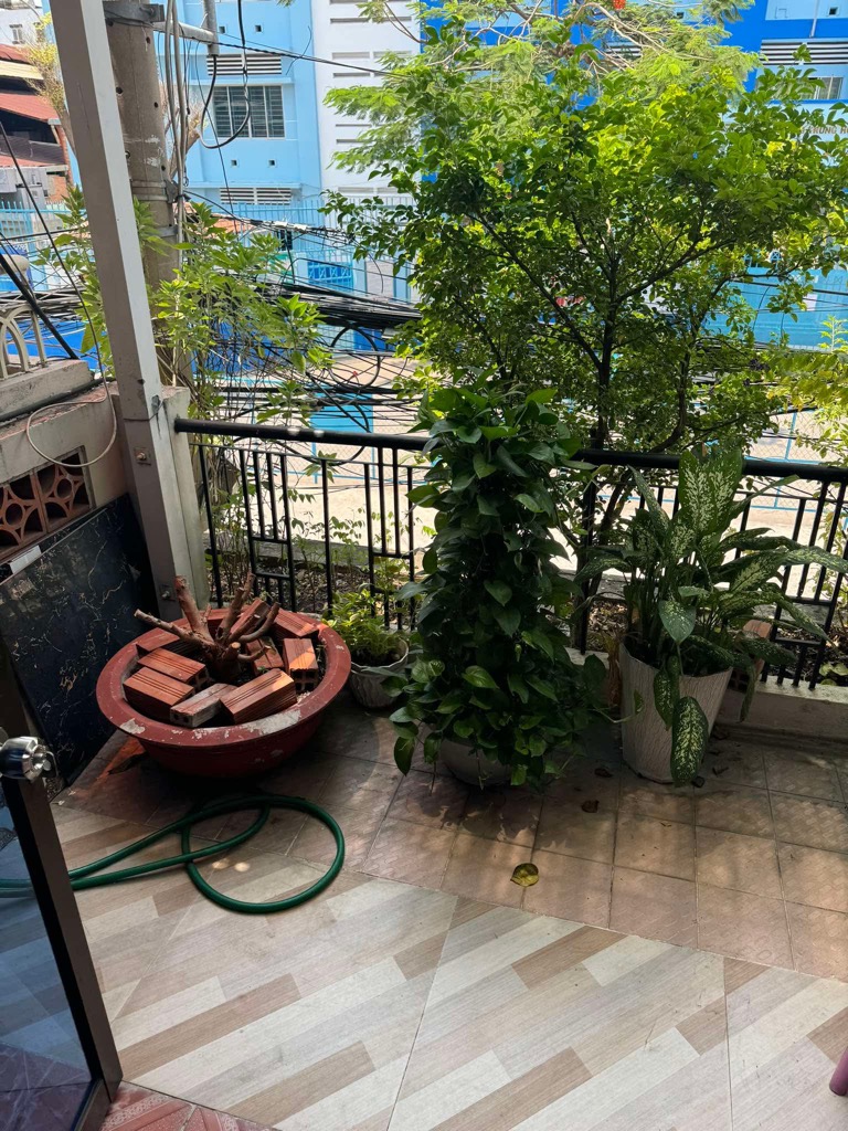 Nhà mặt tiền hẻm xe hơi đường giá mềm nhỉnh hơn 6 tỷ xíu mại mềm mại, sổ hồng chính chủ nhà