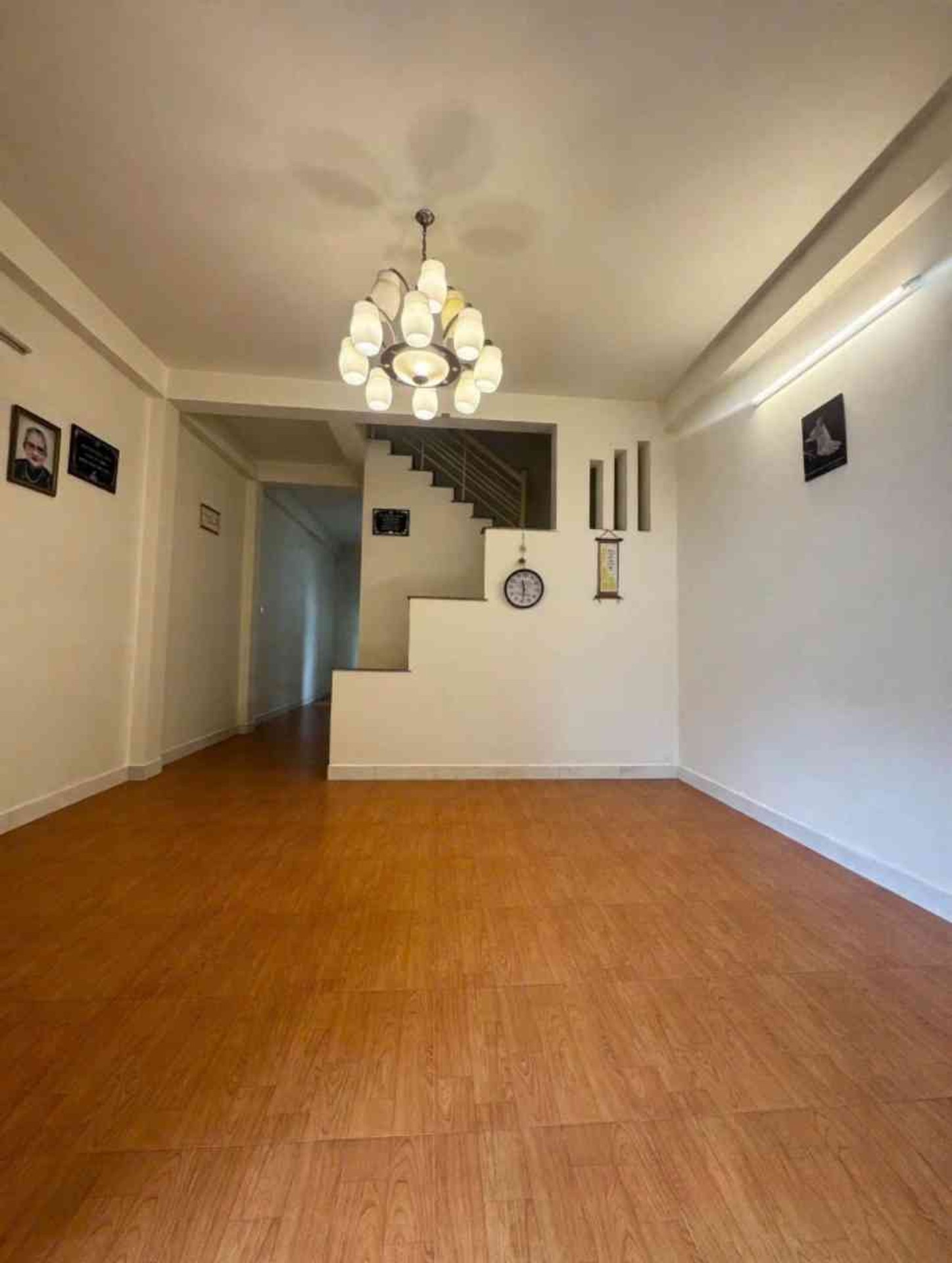 Cơ hội sở hữu nhà 2 tầng hẻm xe hơi Nguyễn Duy Trinh giá tốt