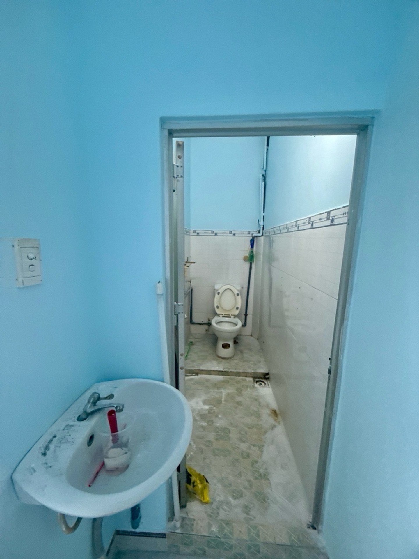 Nhà 5x16,8m 2 tầng, đường nhựa gần chợ XTT, Hóc Môn, 3.c