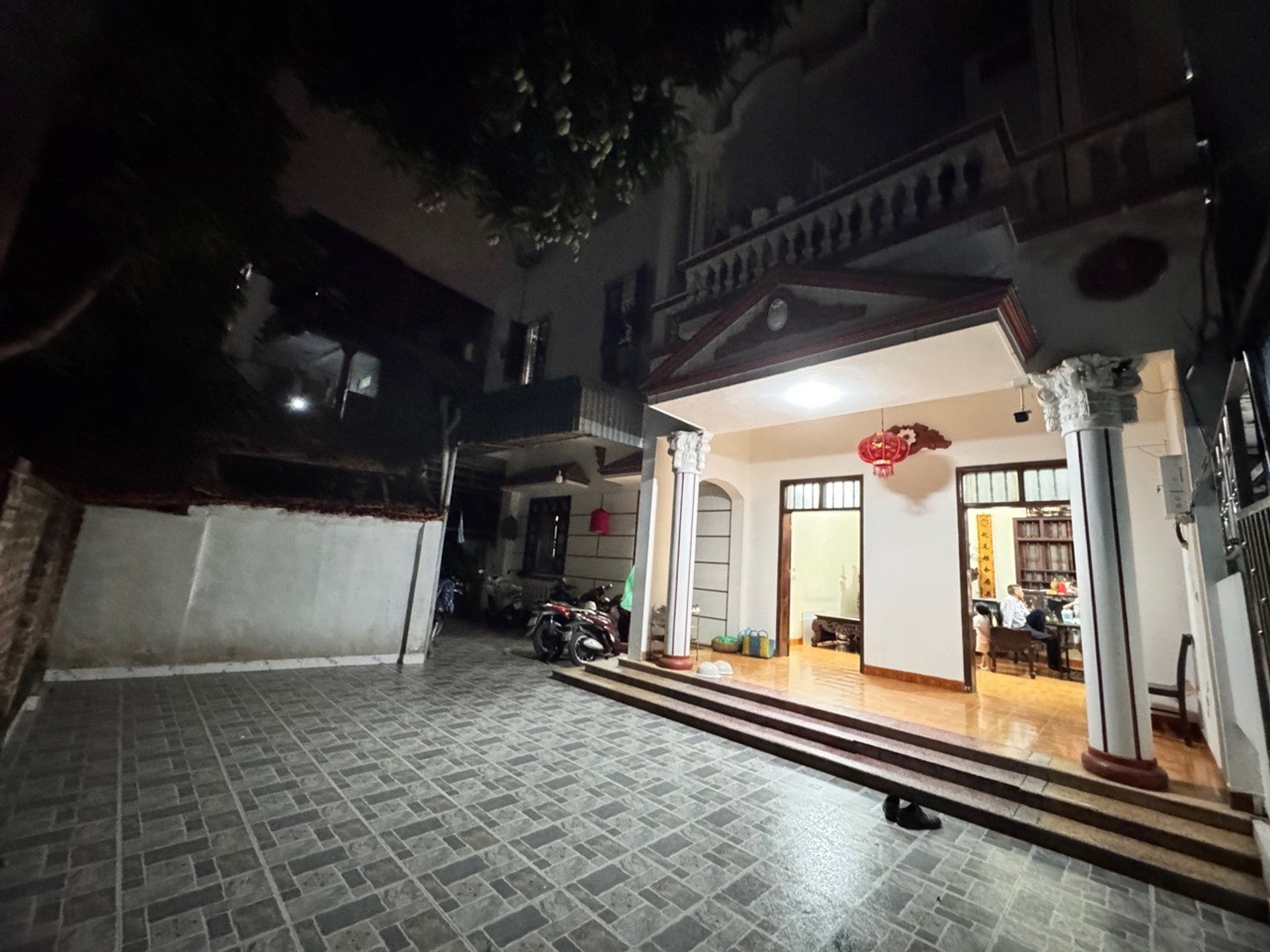 Bán nhà riêng 2 tầng rộng 236m2 ở Phú Đô giá tốt