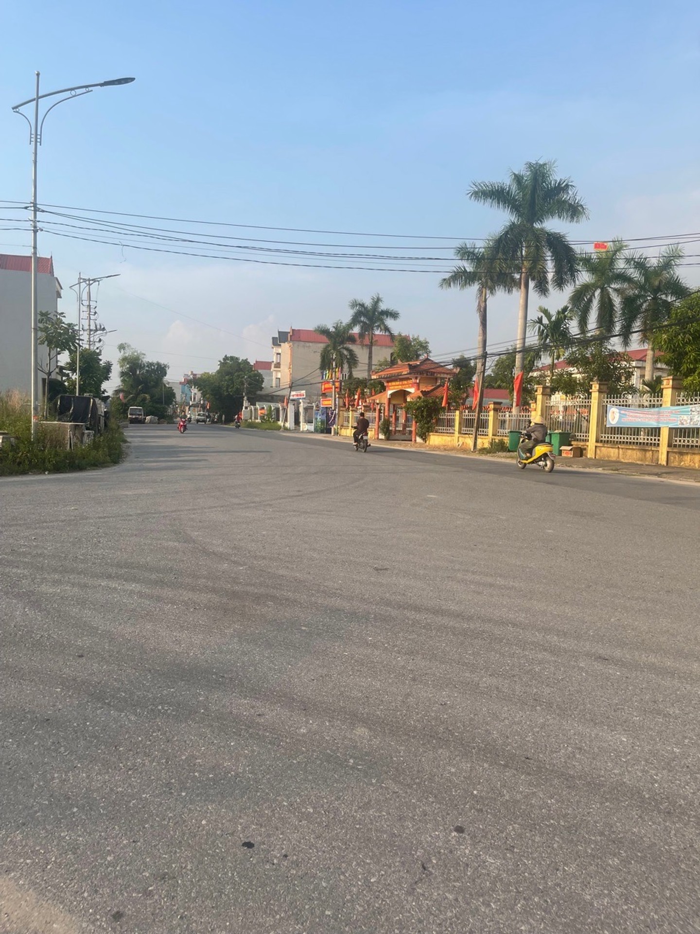 Đất đẹp rộng rãi, sổ sẵn cạnh Trường Mầm Non Thượng Hồng