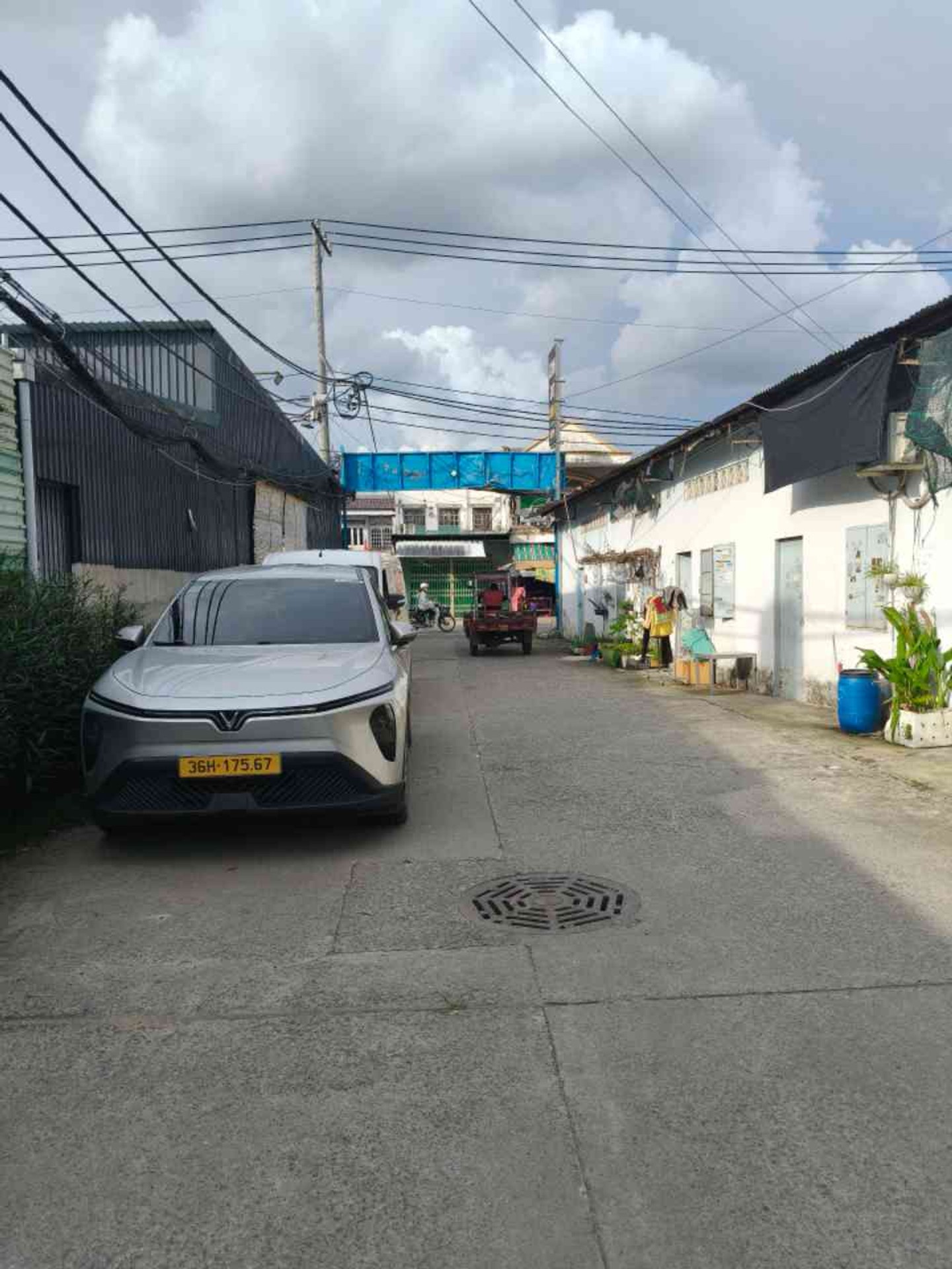 Bán nhà riêng 2 tầng, hẻm xe hơi, Phạm Thị Giây, 5.x tỷ