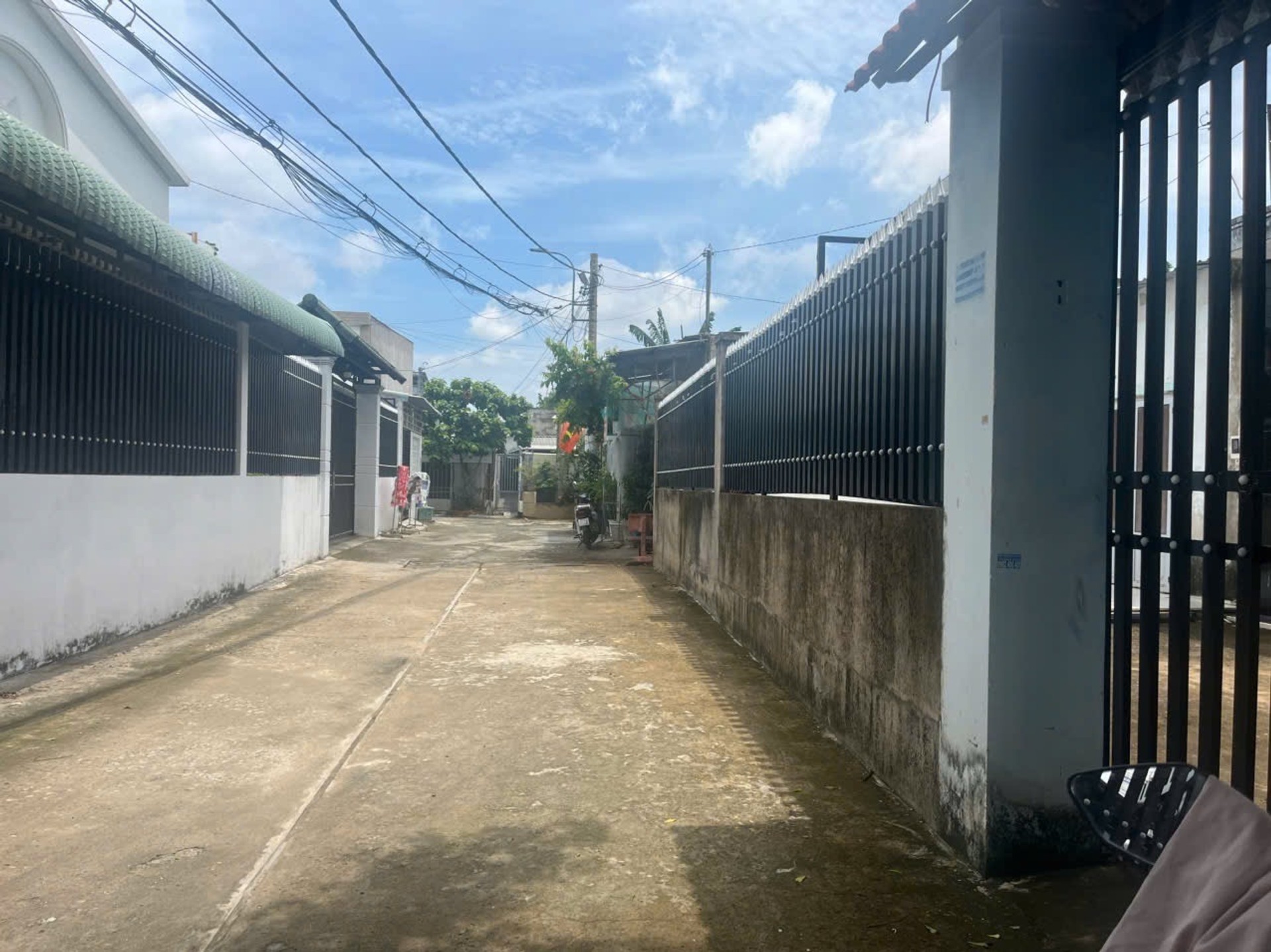 Nhà riêng rộng rãi diện tích 283m, trung tâm Hóc Môn, 7.x tỷ