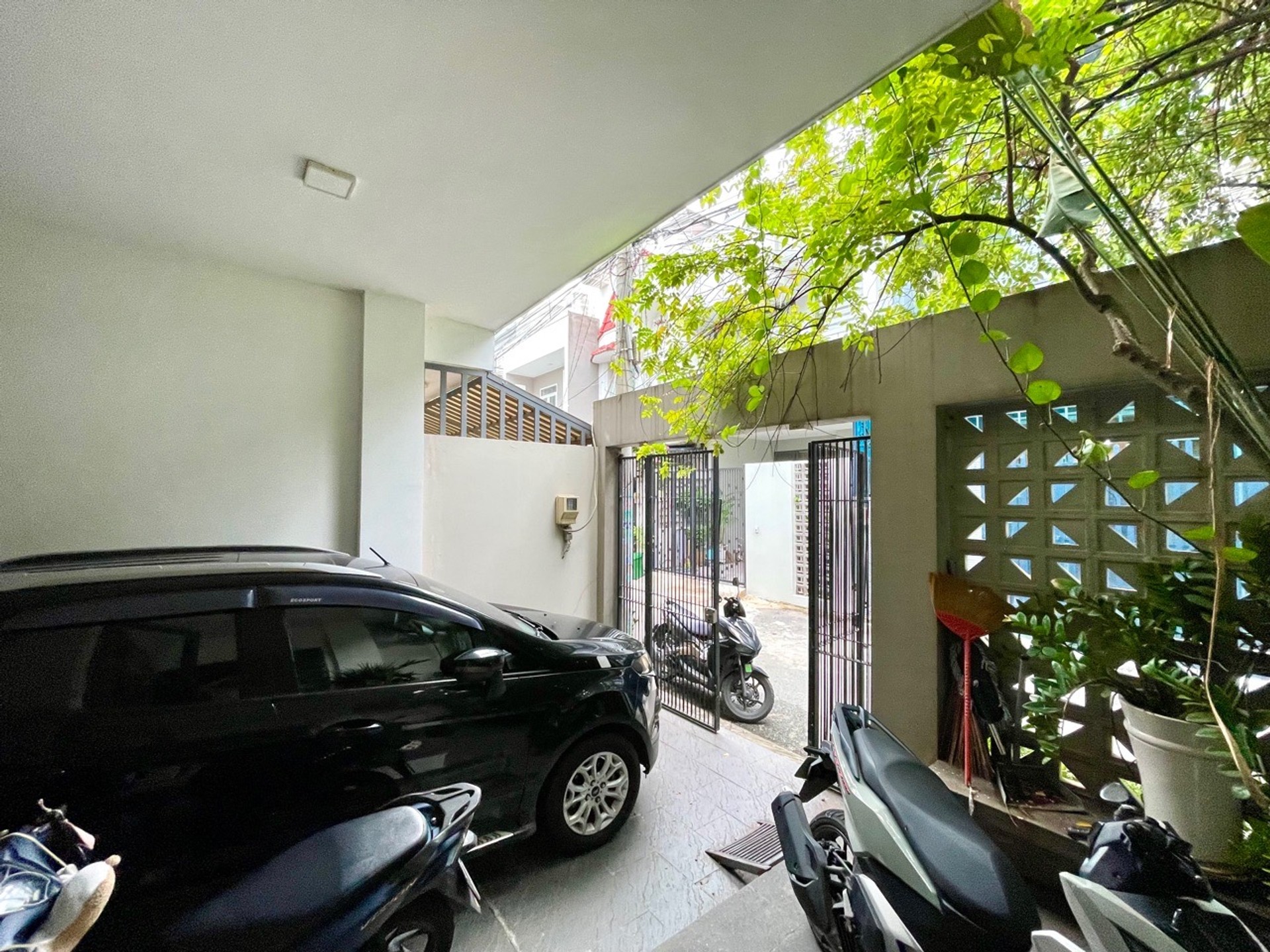Nhà kiến trúc sư cao cấp tại Đình Phong Phú, lưu giữ phong cách và tiện nghi hiện đại