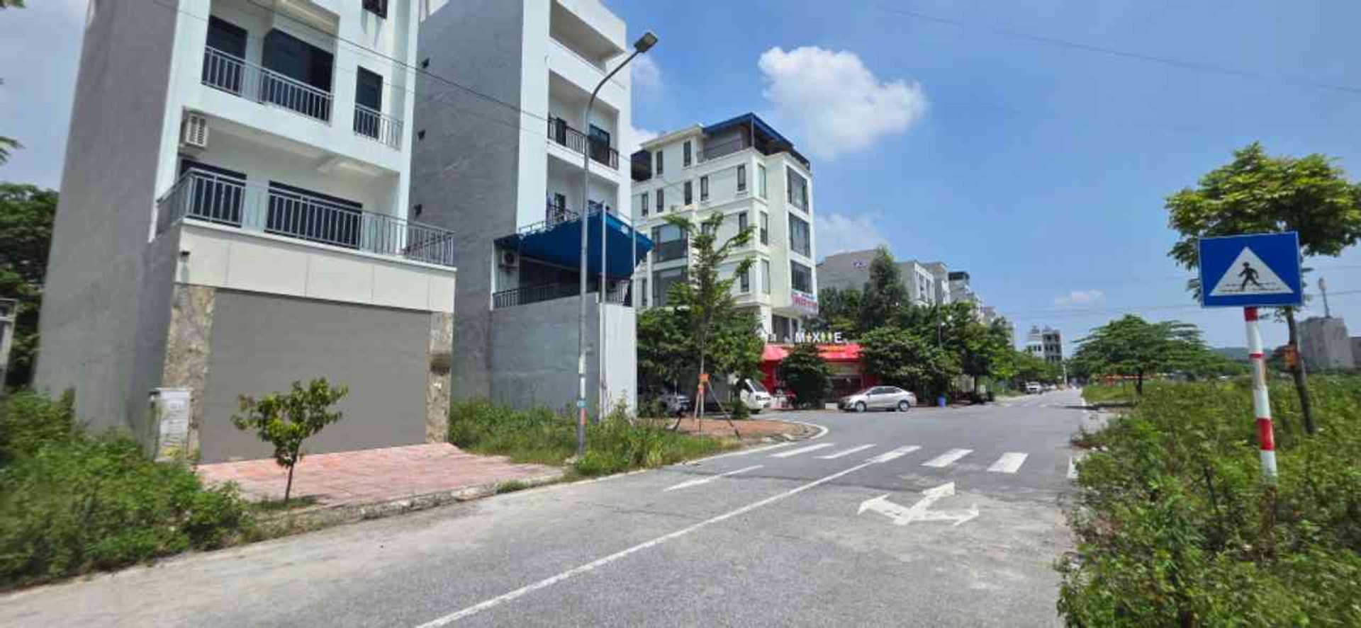 Trung tâm của kết nối giao thông .Trung tâm dịch vụ công nghiệp
