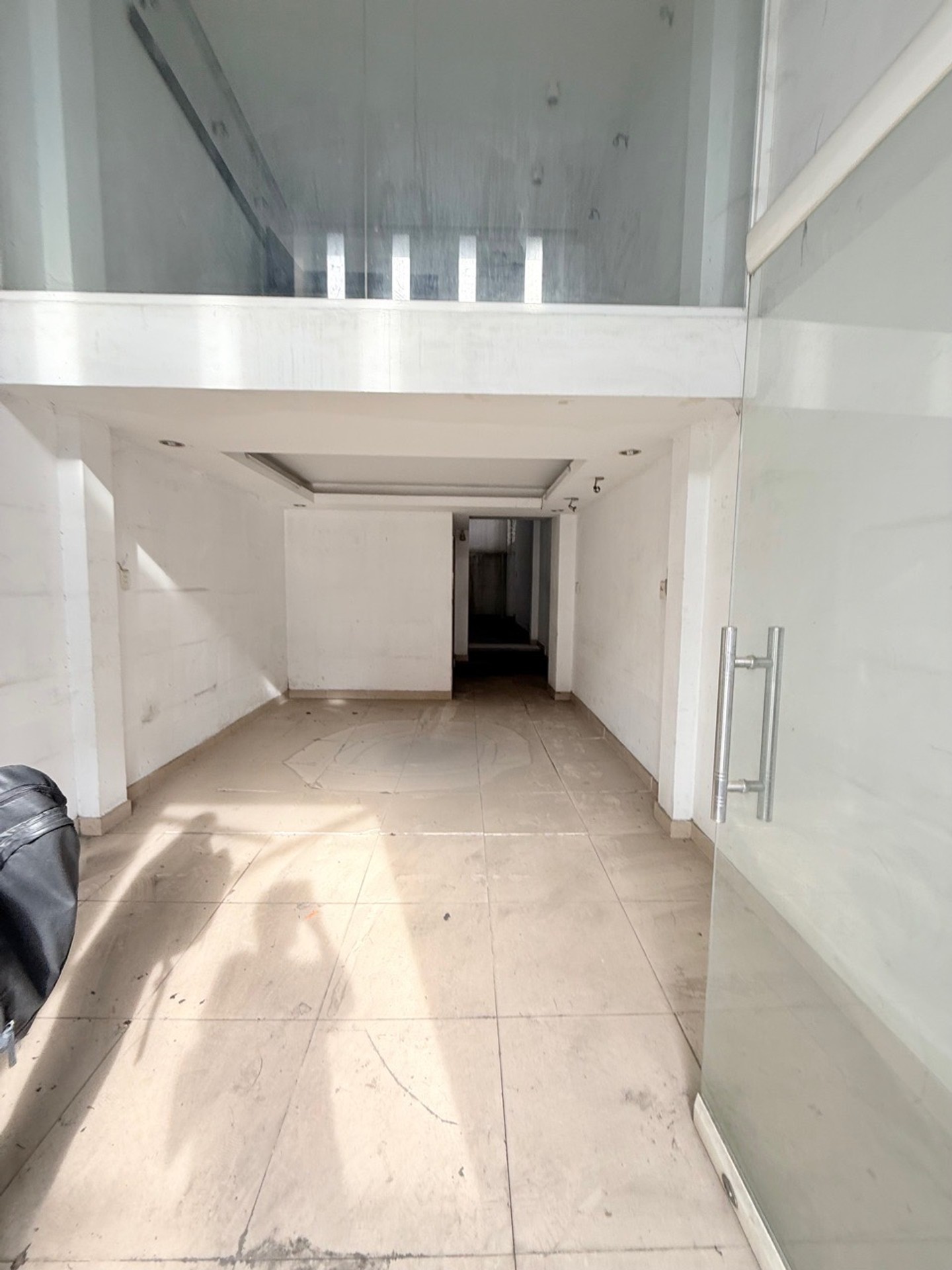 Bán nhà mặt phố phường Thới An, TP.HCM, mặt tiền kinh doanh 3.7m, 5 tầng