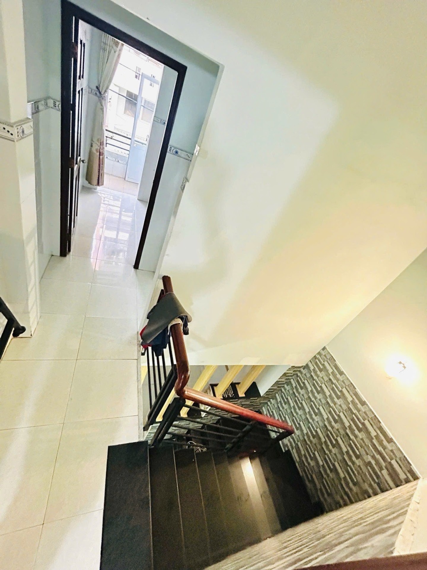 Nhà hẻm ô tô thông ra Hương Lộ 3, Bình Long, gần siêu thị Aeon Tân Phú , 44m² có 5Đ nhỏ