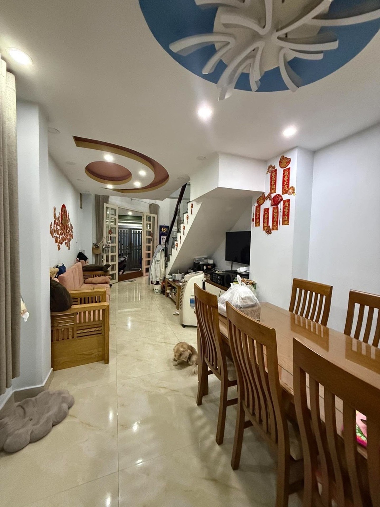 Nhà phố 5 tầng tiện nghi giữa trung tâm Quận 8