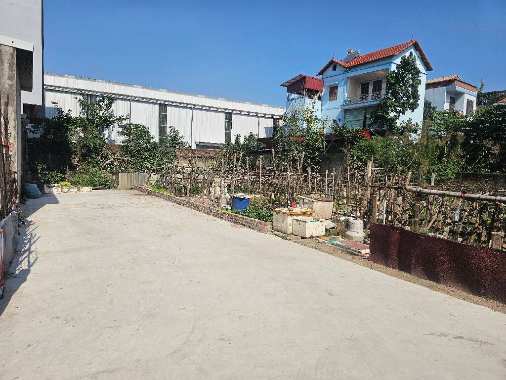 Đất góc rộng mặt tiền siêu tiện nghi tại Ngọc Hồi