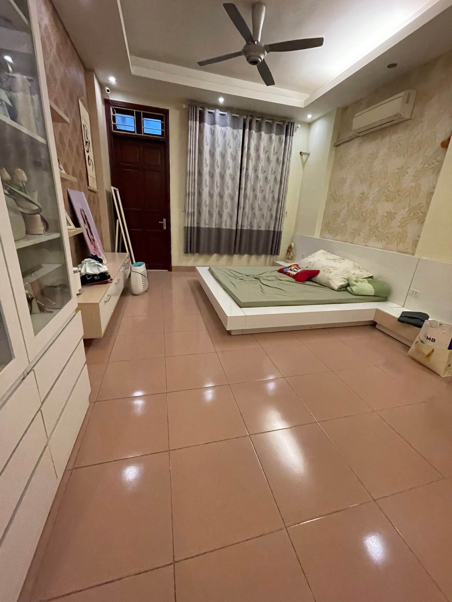 Nhà 6 tầng mặt ngõ rộng tại quận Cầu Giấy, thiết kế hiện đại, phù hợp gia đình nhiều thế hệ
