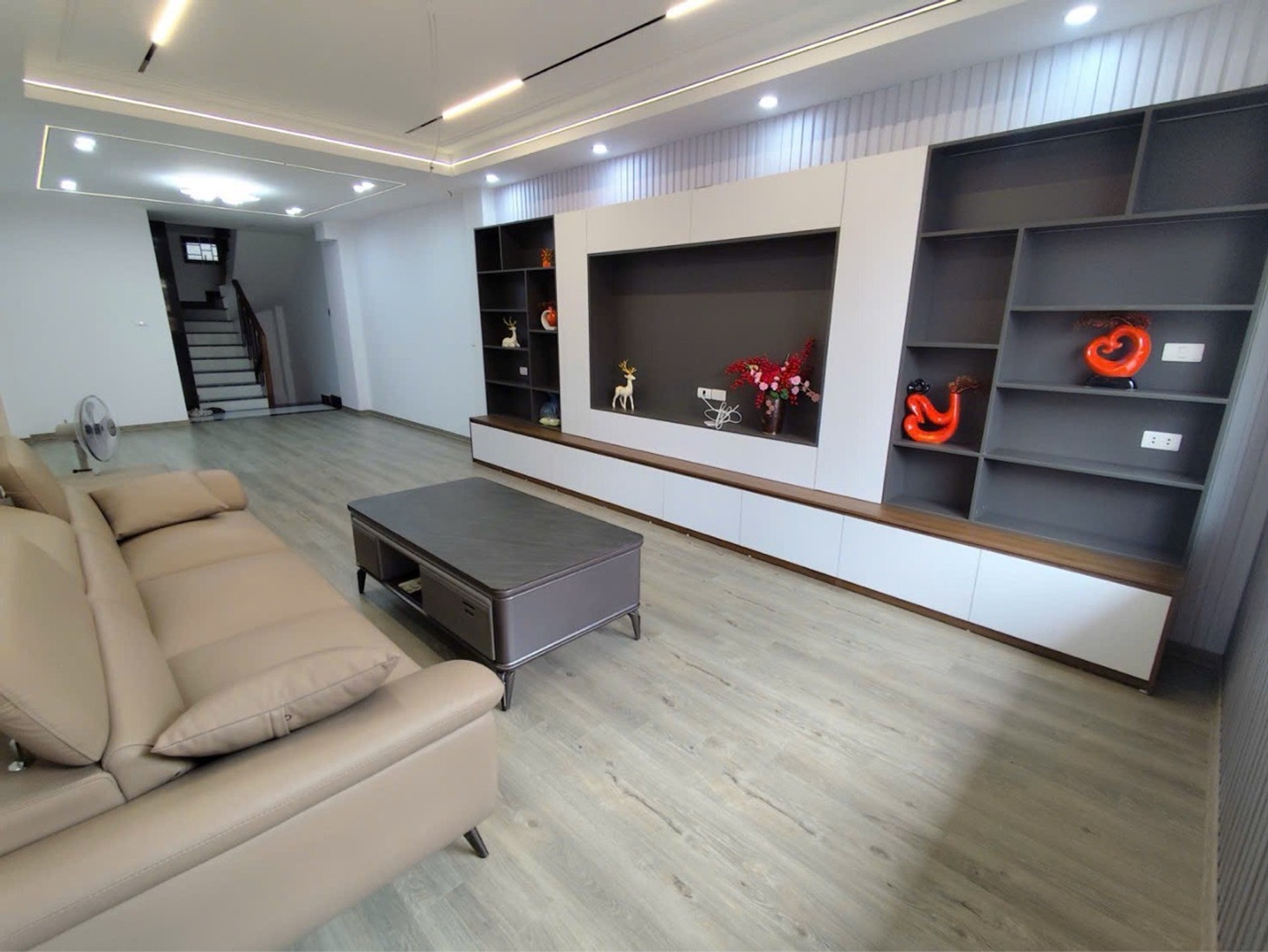 B.á.n nhà Ngọc Trì - Nhà xây MỚI tinh, FULL nội thất, 54m2, 14 tỷ
