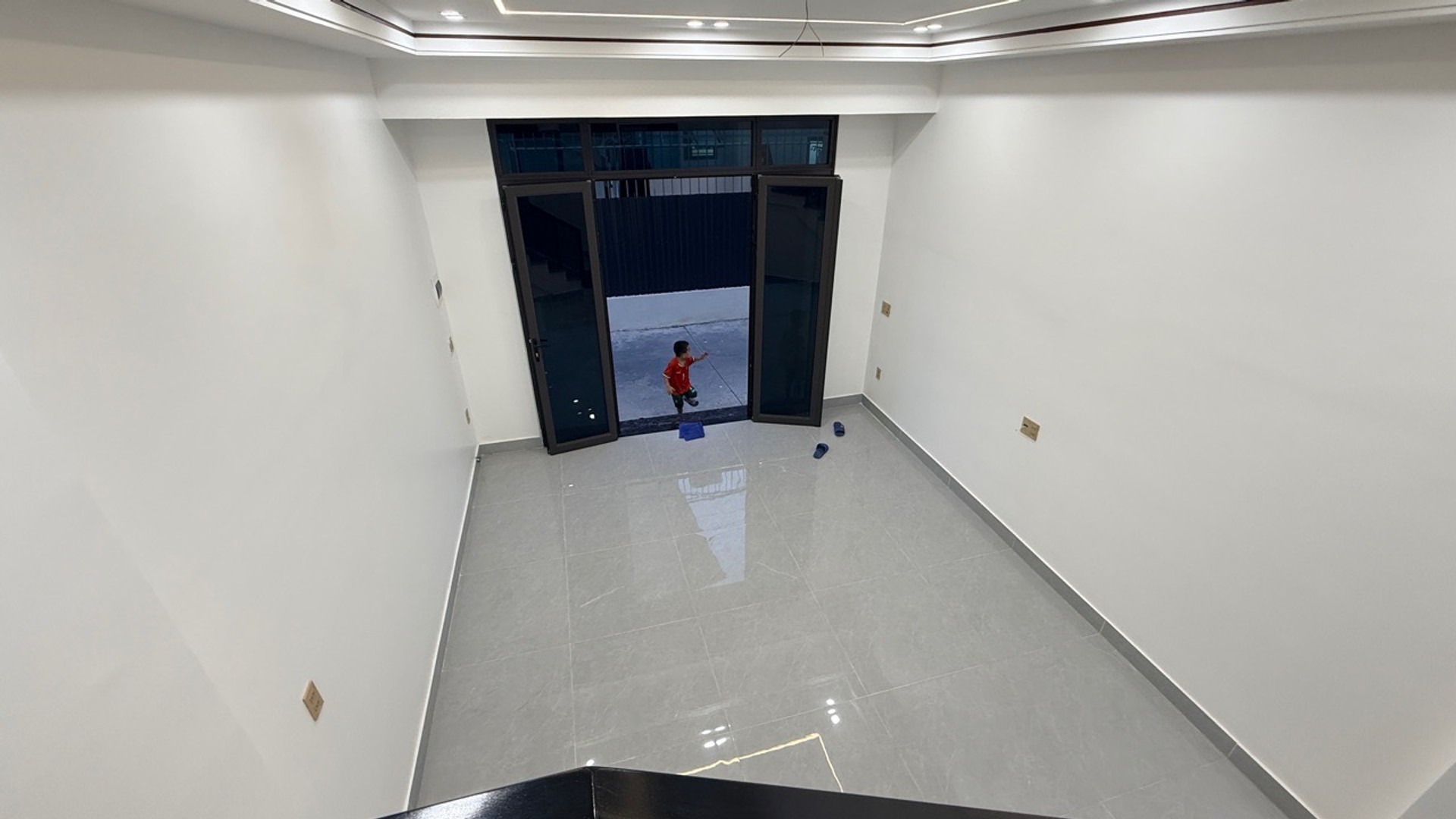 Cơ hội hiếm có sở hữu nhà 4 tầng mặt ngõ ô tô tại Kiều Đông, Hồng Thái