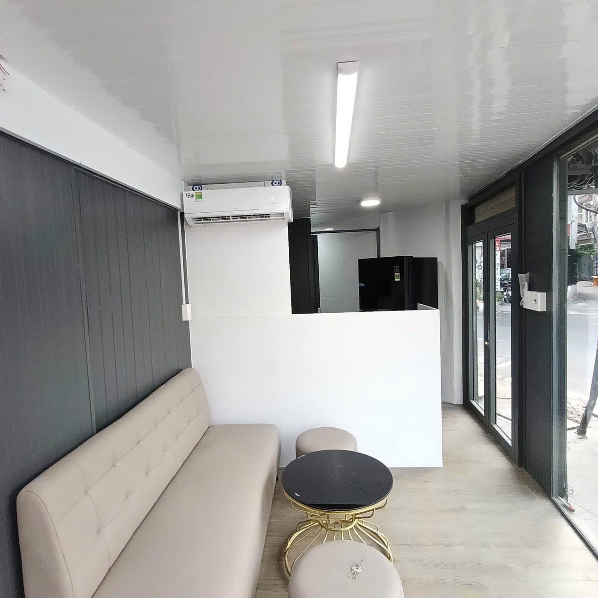 Bán nhà mặt phố góc 3 mặt tiền tại phường 9, quận Phú Nhuận, diện tích 12.9m², giá 2.8 tỷ đồng