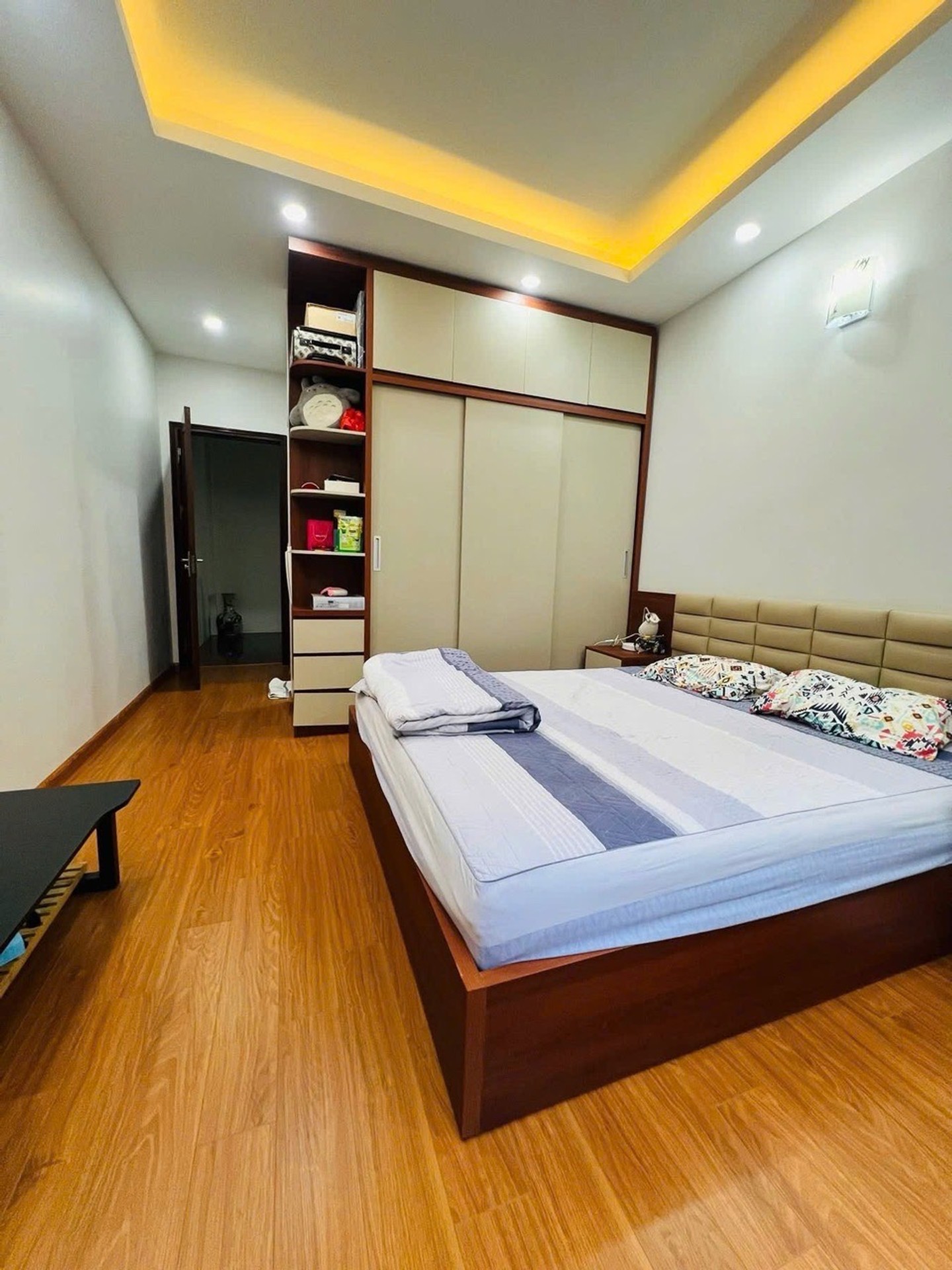 Nhà Phân Lô Gần Hồ Tây - Ô Tô Đỗ Cổng, Tặng Full Nội Thất