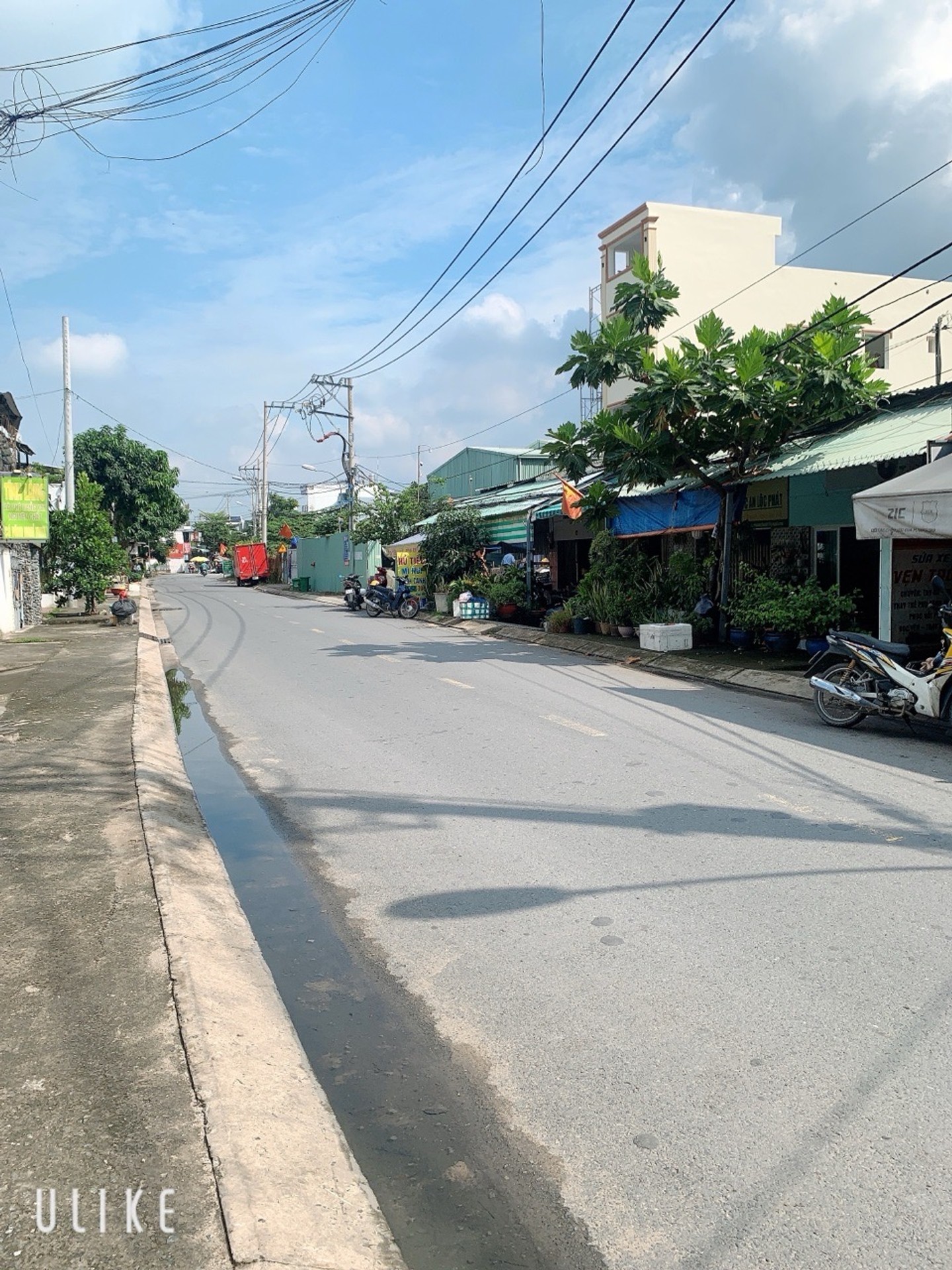 3 tỷ 650 _ đất ngang 4.3 18 m _ 85 m _ xây cao HXH