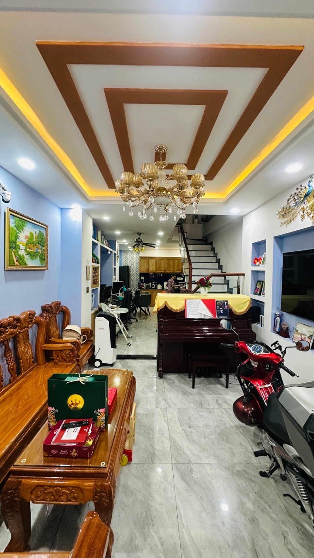 👉TÂN BÌNH.NGUYỄN PHÚC CHU $ 5.5 TL
👉DT:51 M2(3,9 ×13)
🔥 NHÀ ĐẸP – 5 TẦNG – SÂN THƯỢNG RỘNG – NHÀ
