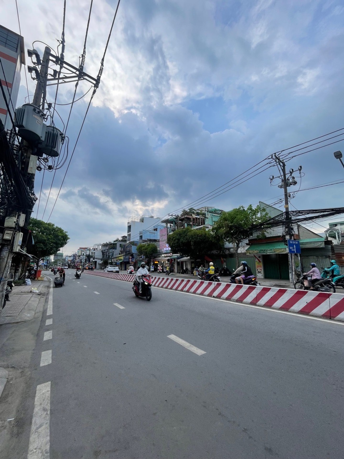 Bán Mặt Tiền Kinh Doanh Huỳnh Tấn Phát- P. Tân Thuận - Quận 7- Đường 30m , sát bên quận 4