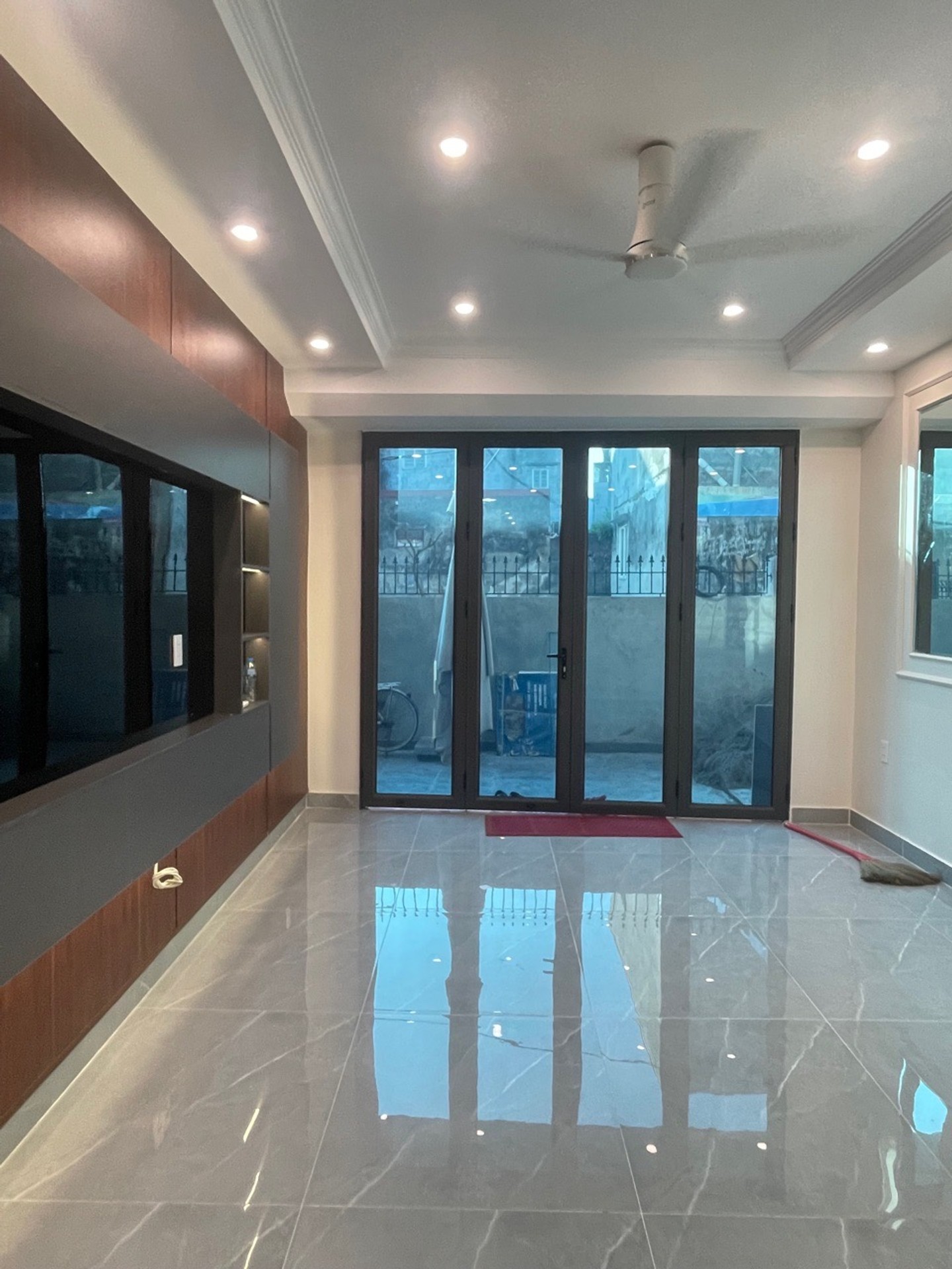 Nhà mới 4 tầng, 43m2, gần phố Lạch Tray, ngõ rộng thuận tiện