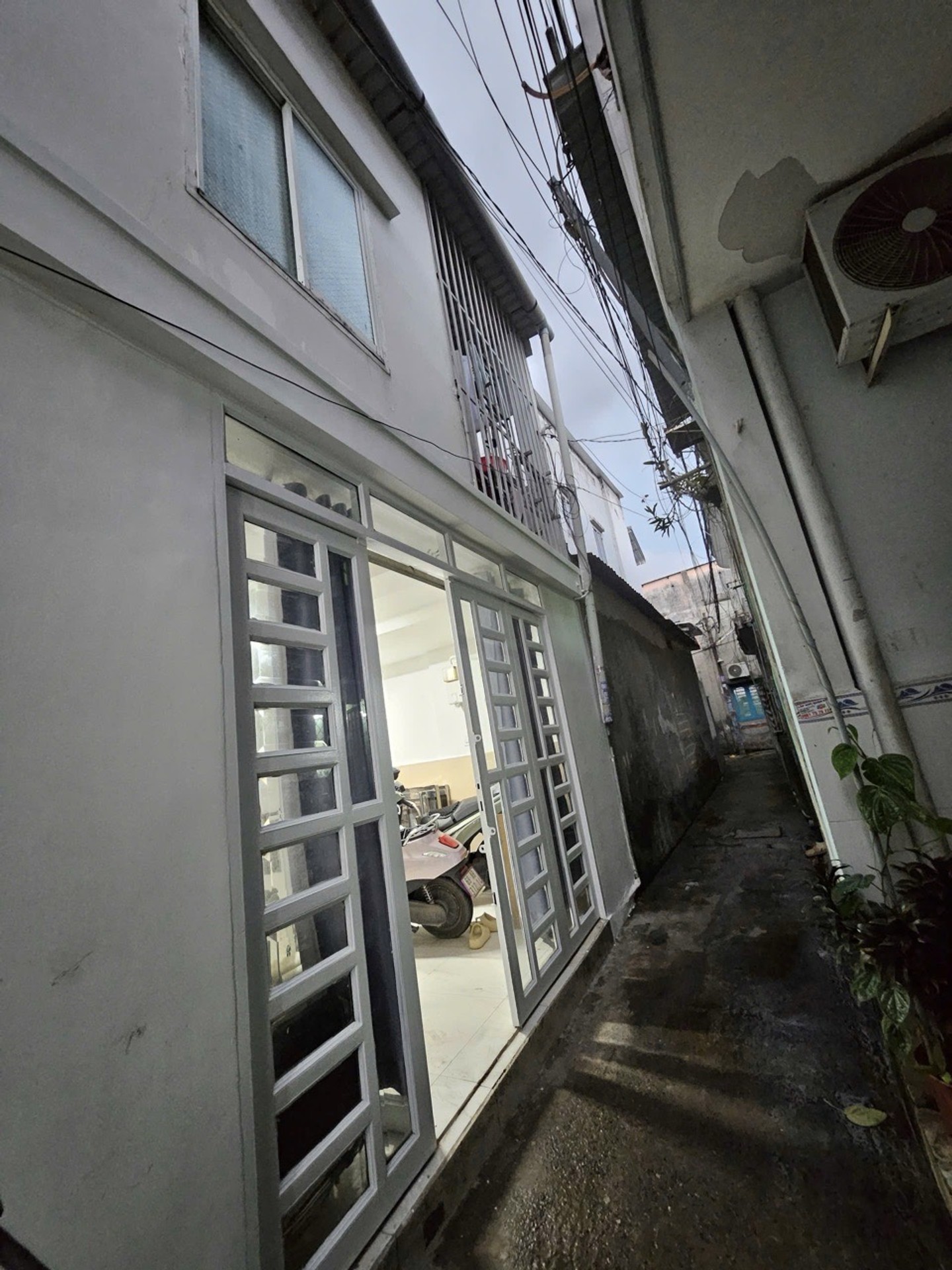 Nhà nhỏ xinh, sang trọng ngay Long Trường