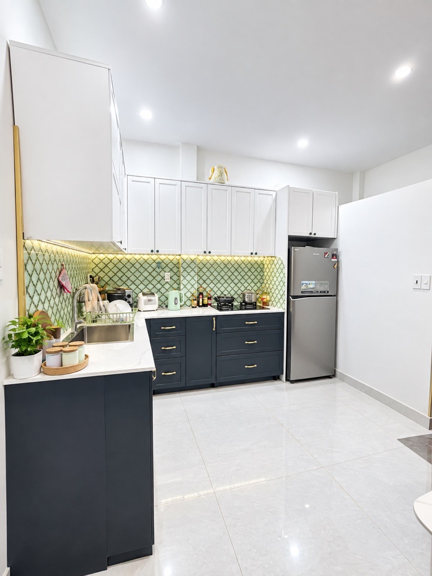 - NHÀ 2 TẦNG FULL NỘI THẤT (3,8mx12m) ÔTÔ ĐẬU CỬA - GIÁ 3xxTỉn - TẠI P9 GÒ VẤP - SỔ HOÀN CÔNG ĐỦ