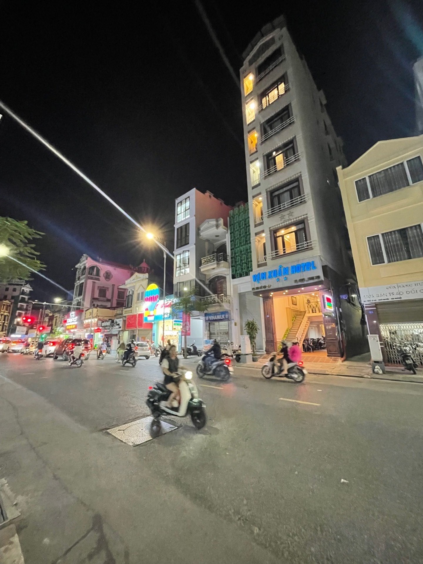 BÁN NHÀ MẶT ĐƯỜNG LÊ LỢI 136M2