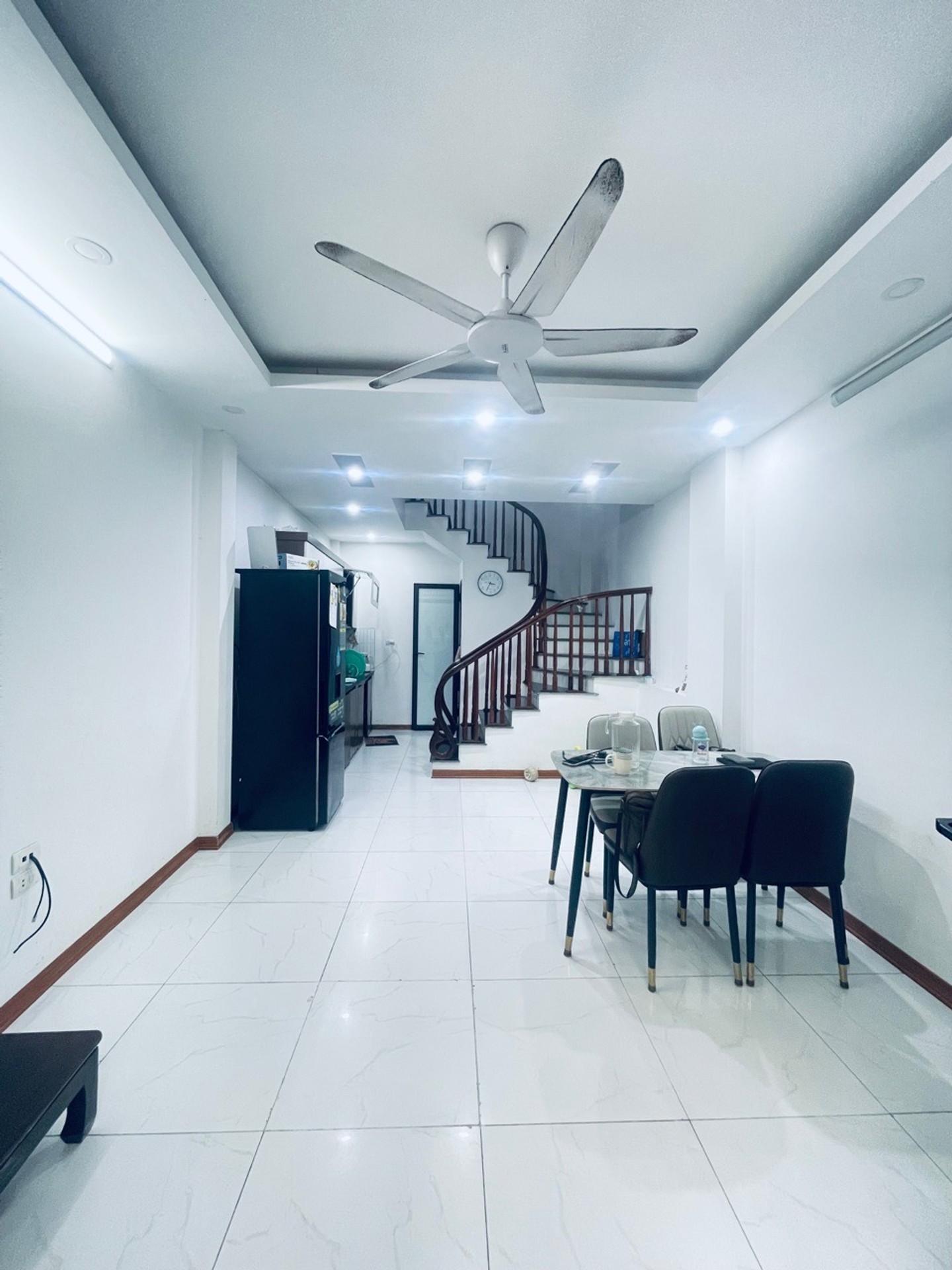 Bán nhà riêng lô góc tại Ngọc Trục, thiết kế 4 tầng, sổ vuông đẹp