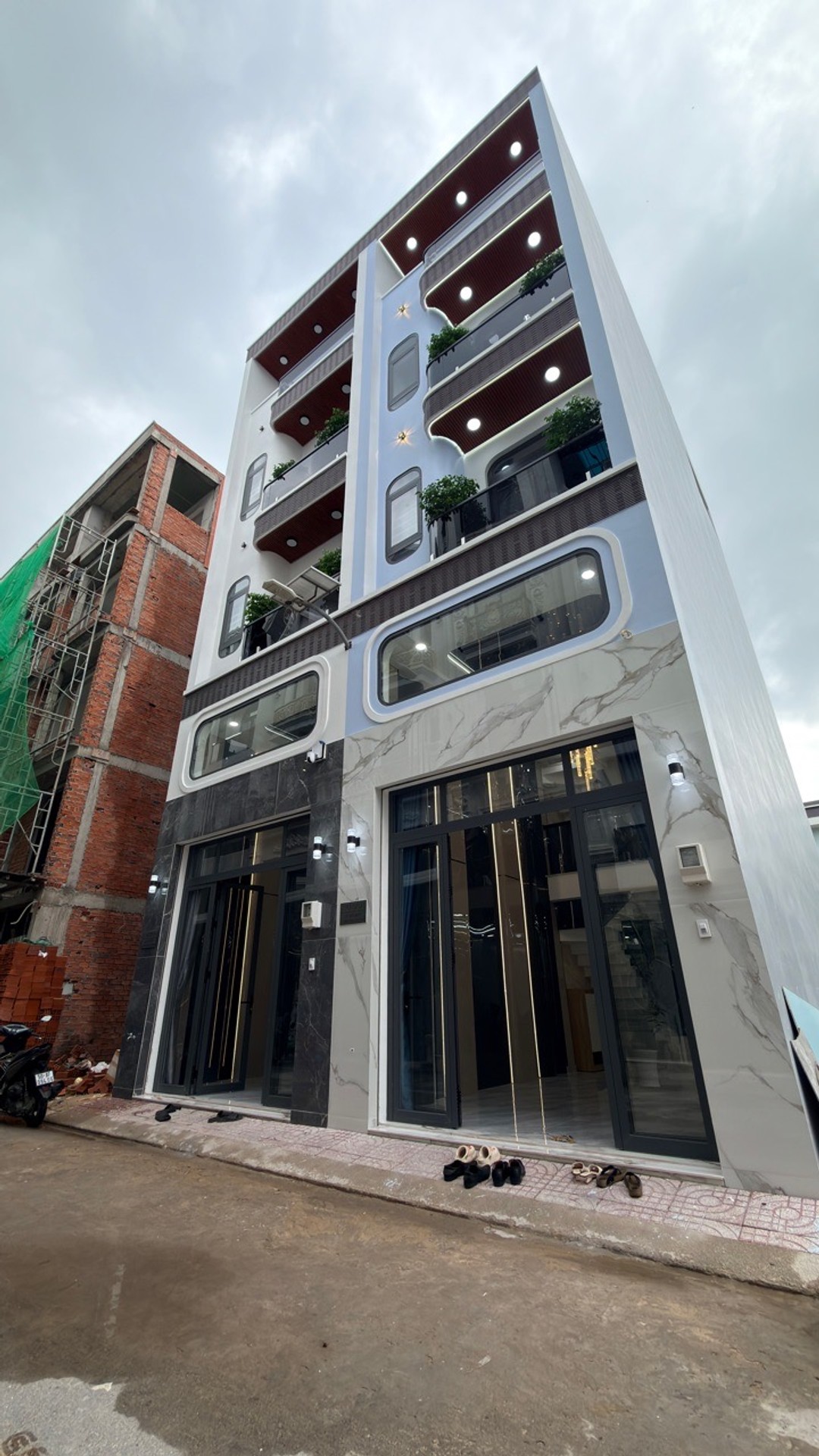 Bán nhà riêng 5 tầng diện tích 54m² tại Bình Tân, thiết kế hiện đại phong cách Châu Âu
