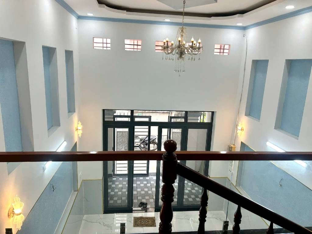 Nhà 3 tầng đẹp, gần Nguyễn Ảnh Thủ, sổ hồng có sẵn, giá tốt