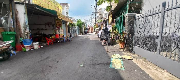 Bán nhà riêng 2 tầng 137m2 tại Trường Chinh, q12, 6.x tỷ