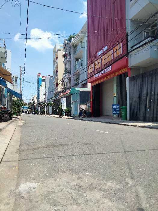 Nhà mặt phố Tân Hòa Đông, không gian kinh doanh sầm uất, giá siêu hấp dẫn
