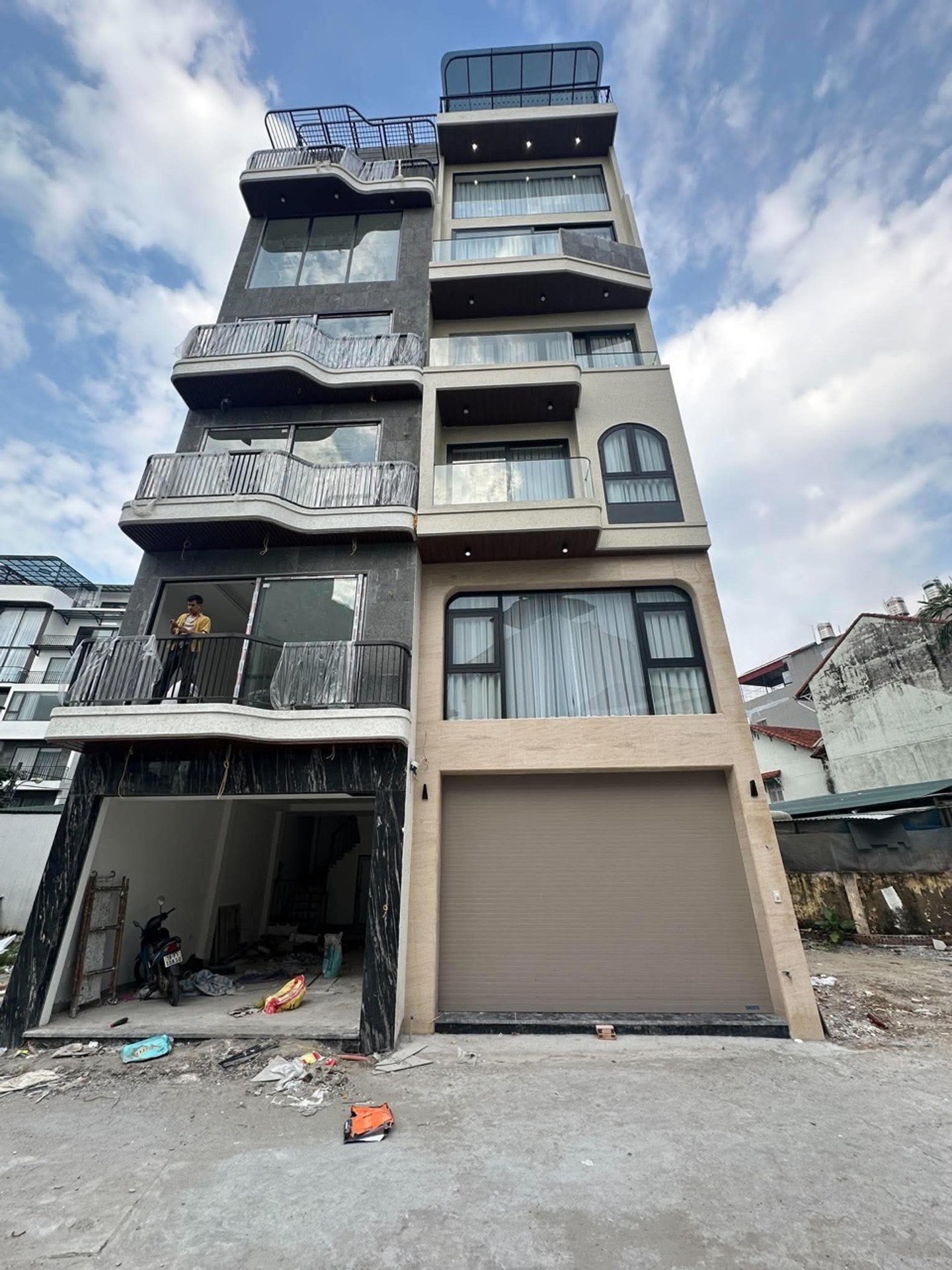 BÁN NHÀ 50m2 7 tầng tại ngọc thuỵ long biên hà nội