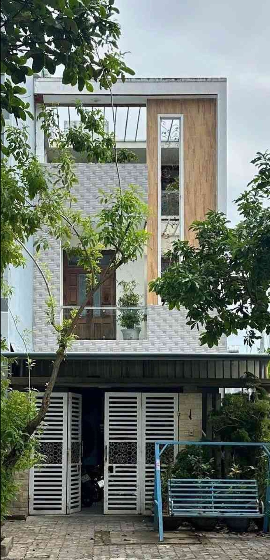Bán nhà mặt phố 3 tầng tại Hòa Xuân, DT 125m2, giá 8,5 tỷ