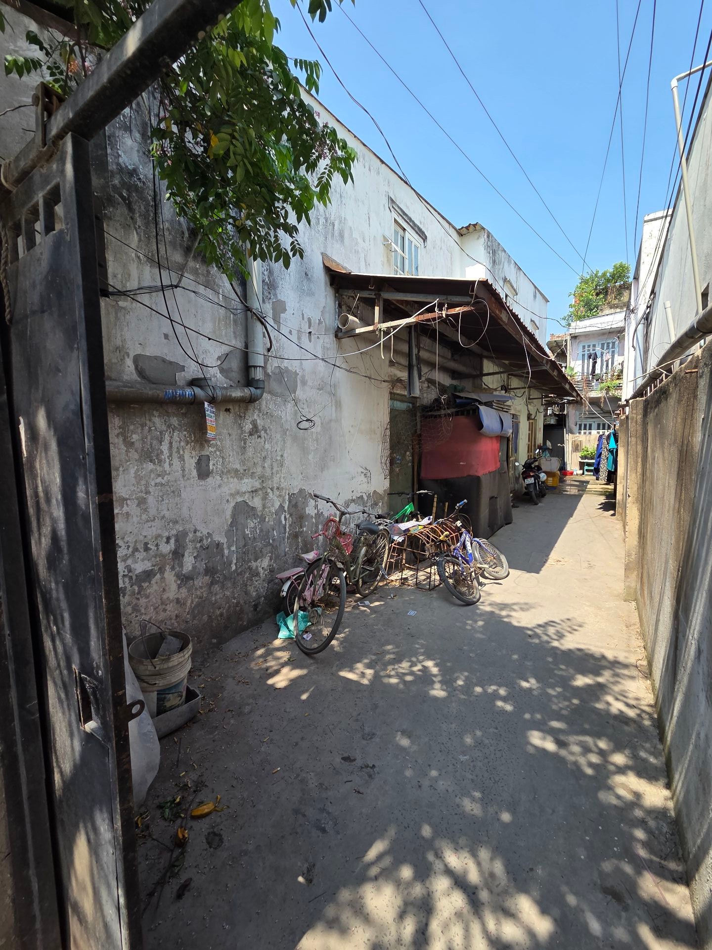 Bán nhà riêng 2 tầng tại xã gần KDC Tên Lửa, diện tích 80m2, mặt tiền 8m, giá 5.3 tỷ