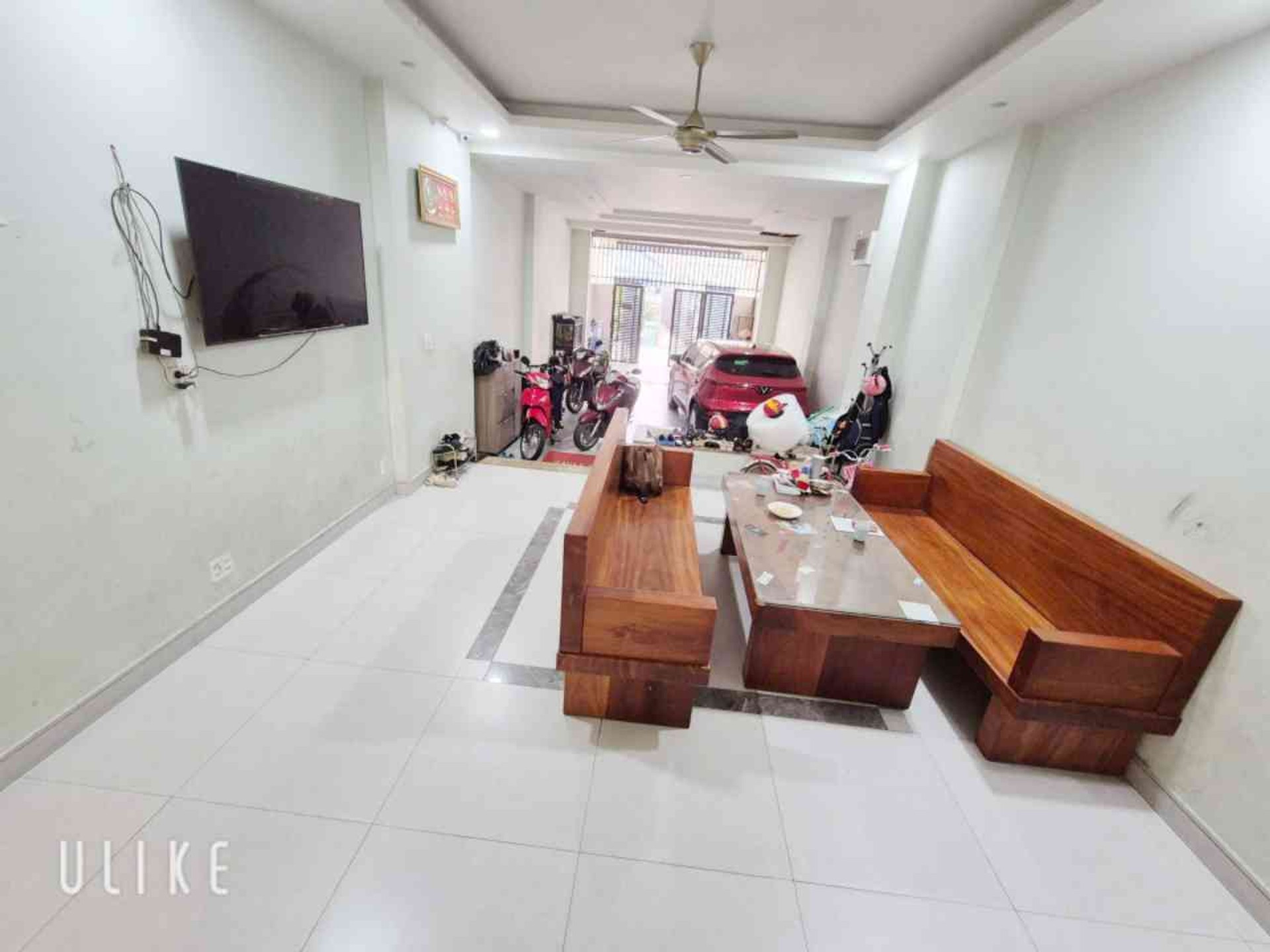 Nhà phố 4 tầng rộng rãi ngay khu sầm uất Thủ Đức